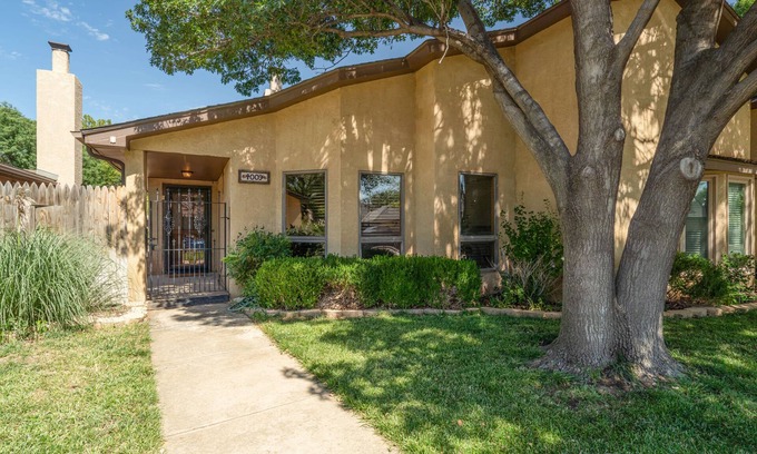 Amarillo House | Charming 2-bedroom house in fabulous Amarillo with AC, WiFi, and Coffee Bar!