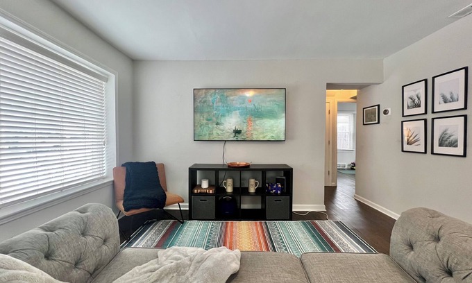 Ferndale House | Charming 2-bedroom house with AC, fitness room in enjoyable Ferndale