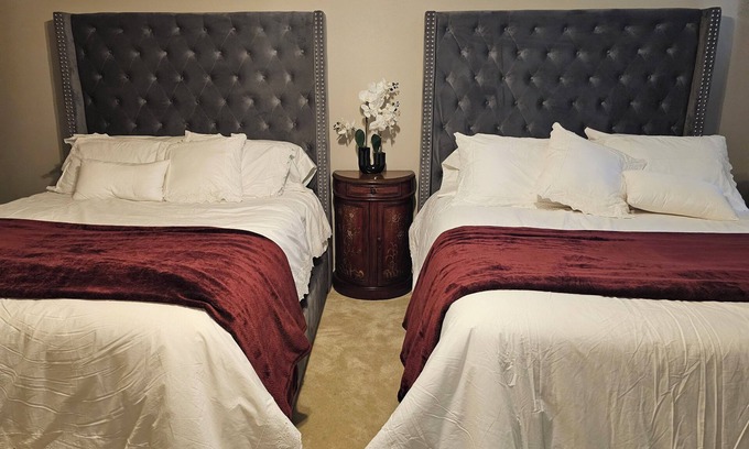 Rosenberg House | Charming 2-bedroom house, with Coworking space, AC, WiFi in welcoming Richmond