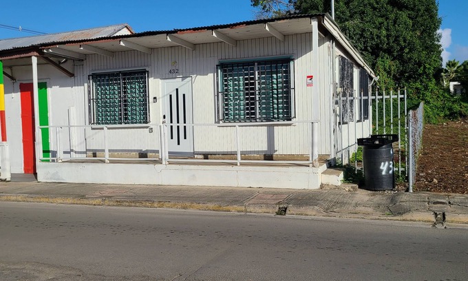 Isabel II House | Charming 2-bedroom house in enchanting Vieques with WiFi, AC