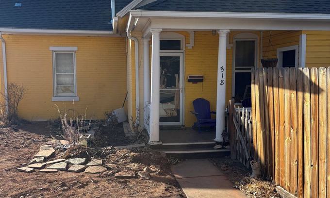 Laramie House | Charming 2-bedroom house in downtown Laramie with WiFi