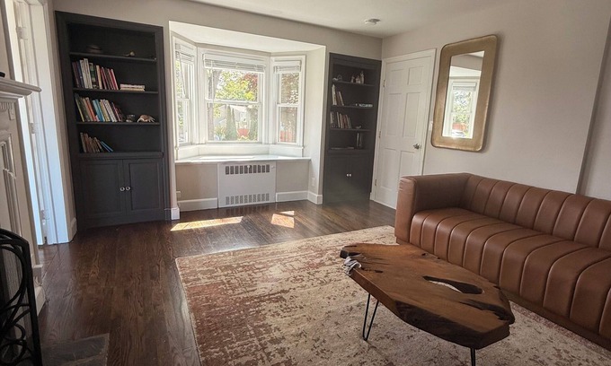 Devon House | Charming 2-bedroom house with WiFi, AC in delightful Milford