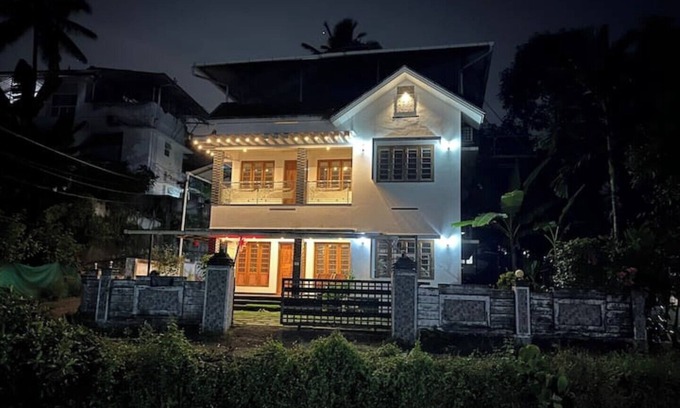 Malayattur House | Charming 2-bedroom house with AC in Kochi