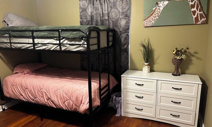 Hondo House | Charming 2-bedroom house in welcoming quiet Hondo w HEAT AC, WiFi, cable