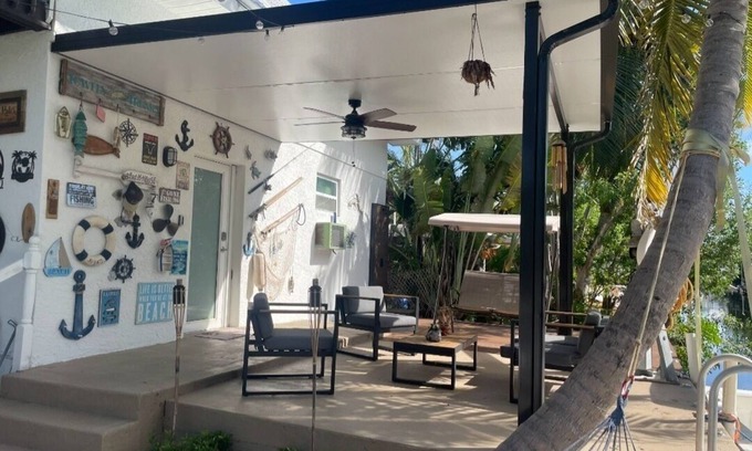 Long Key House | Charming 2-bedroom house with WiFi and AC in Layton
