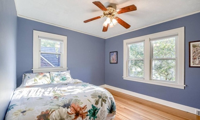 Benson House | ~Charming 2-bedroom house in Omaha's Dundee Historic District~