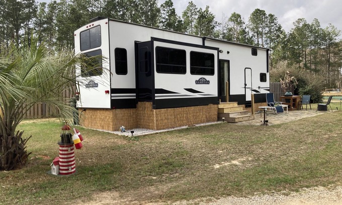 Fairhope House | Charming 2-bedroom RV with WiFi and AC in peaceful Silverhill Alabama