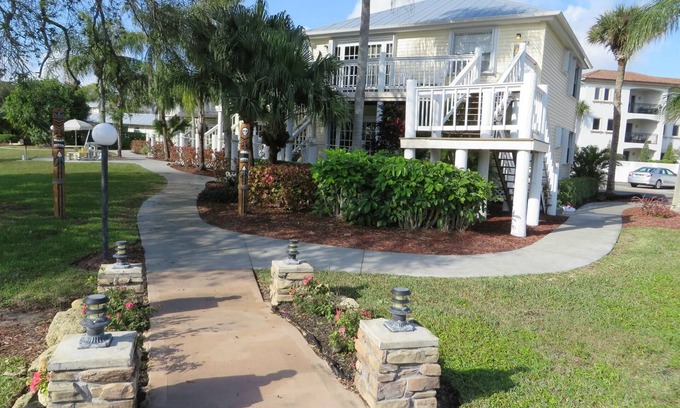 Sebastian Resort | Charming 2-bedroom resort with AC, WiFi in beautiful, popular Sebastian, Florida
