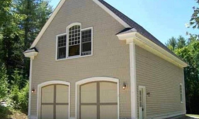 Gray House | Charming 2-bedroom secluded house yet close to center of Gray and I95