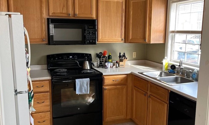Brunswick House | Charming 2-bedroom townhome in the heart of downtown Brunswick