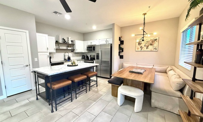 North Mountain House | Charming 2-bedroom townhome with AC, WiFi in terrific Phoenix