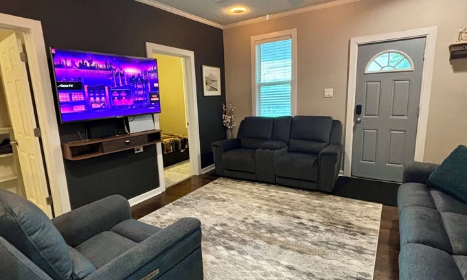 Hamtramck House | Charming 2-bedroom unit in serene Hamtramck, minutes from down town Detroit