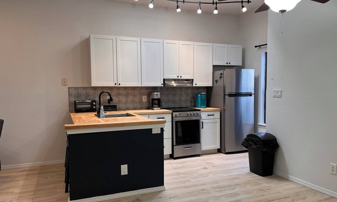 Westside House | Charming 2-bedroom townhome with AC, WiFi in terrific Albuquerque