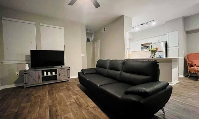 Gainesville Apartment | Charming 2-bedroom apartment with WiFi, fitness room in terrific Gainesville