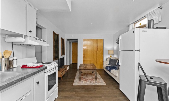 Great Falls Apartment | Charming 2 Bedroom Apartment