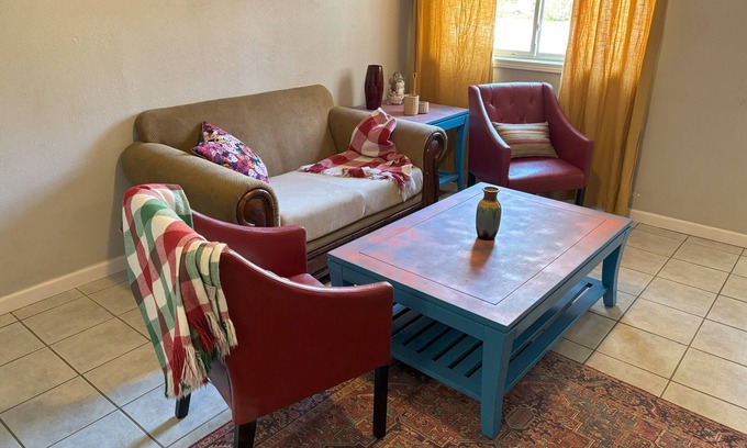 Gulf Breeze House | Charming 2-bedroom house with WiFi, AC in beautiful Gulf Breeze