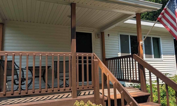 Indian River House | Charming 2-bedroom home in delightful downtown Indian River