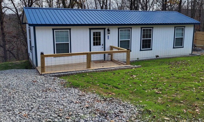 Mammoth Cave House | Charming 2-bedroom, 2 full baths and pet friendly house near Mammoth Cave NP.