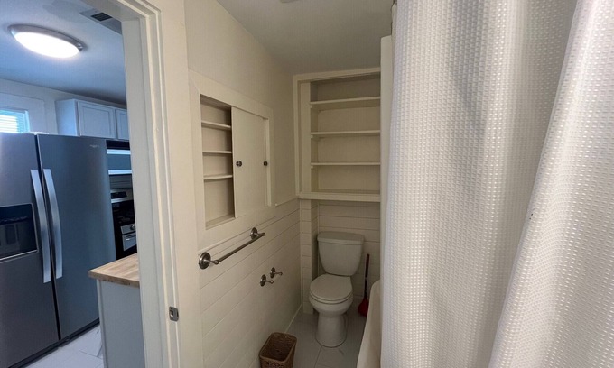 Fairgrounds House | Charming 2-bedroom house in awesome New Orleans with WiFi, AC