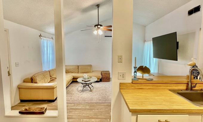 Lake St. George House | Charming 2-bedroom house with WiFi, AC in lovely Palm Harbor