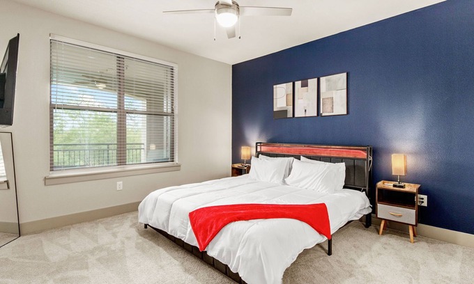 Southside Apartment | Charming 2-bedroom apartment with Pool, Balcony, Parking