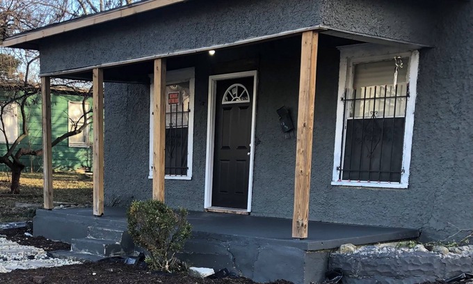 Terre Haute House | Charming 2-bedroom house in Terre Haute with WiFi and heat