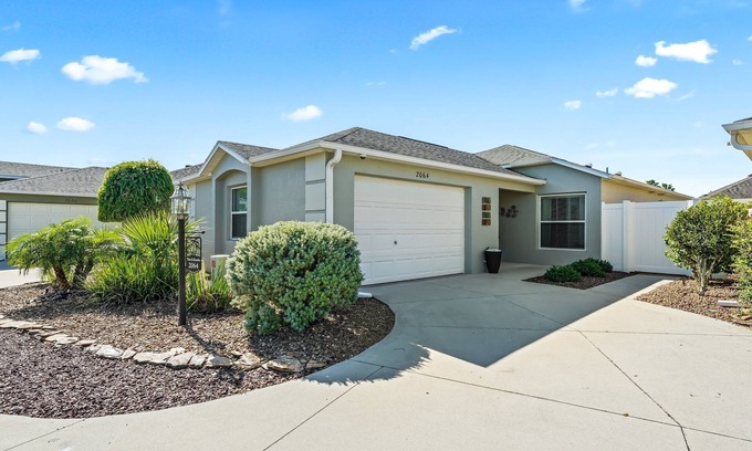 St. James Villa | Charming 2-Bedroom Courtyard Villa in The Villages
