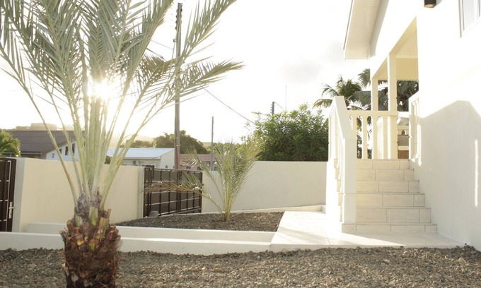 Montana House | Charming 2 BR home with a beautiful private patio.