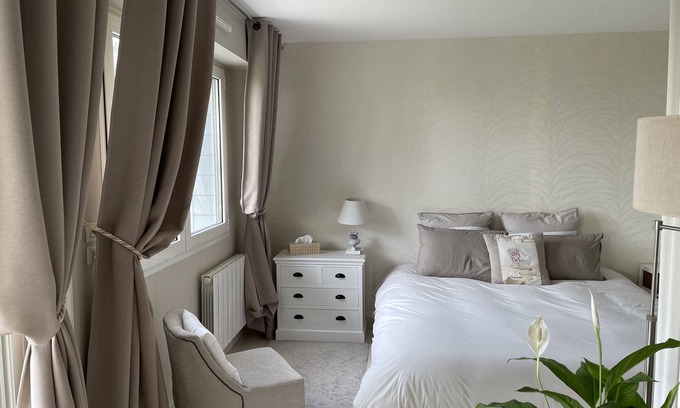 La Baule-Escoublac Apartment | Charming 2-room terrace ideally located in a quiet area - beautiful unobstructed view.