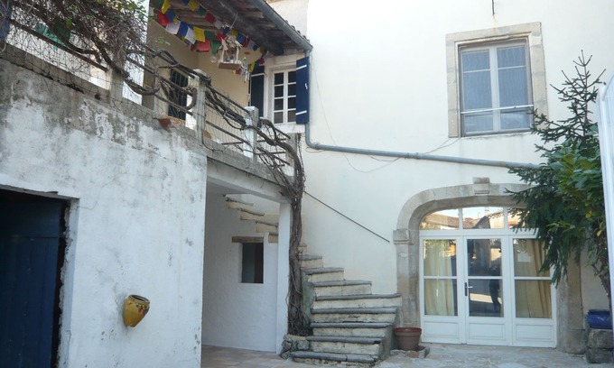 Saint-Clement House | Charming 210 m2 village house on 2 levels with courtyard and terrace