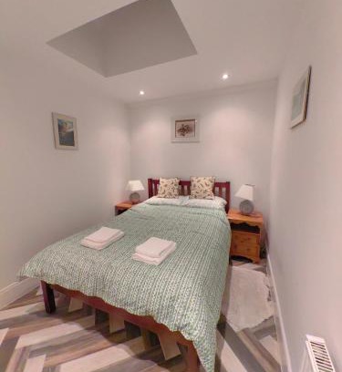 Stranraer House | Charming 2B Cottage in Stranraer: Vintage Escape