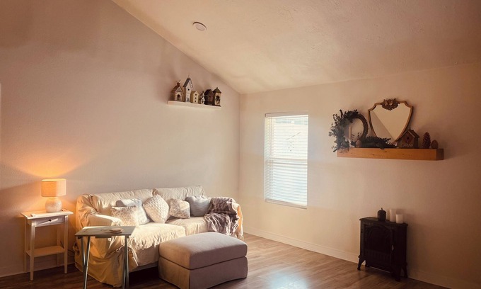 Spring House | Charming 2bedroom house in pleasant Spring with AC,WiFi 18 minIAH Bush/Woodlands