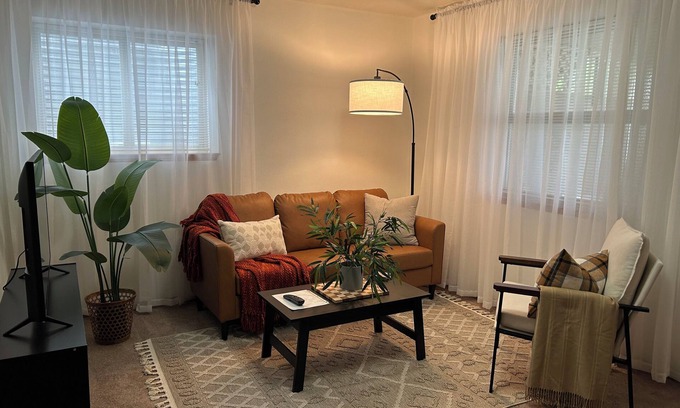 Steptoe Apartment | Charming 2BR/1BA, W/D, kitchen, patio, 20 min to WSU