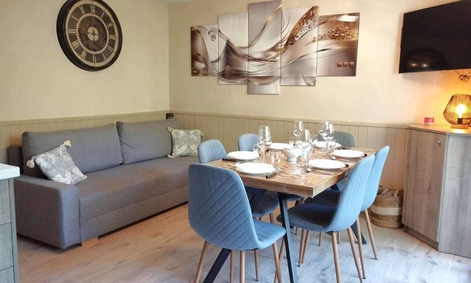 Vignec Apartment | Charming 2BR Apartment for 6 with Terrace, Parking, Ski Locker in Vignec
