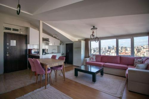 Maltepe Apartment | Charming 2BR Panoramic Views Penthouse in Maltepe