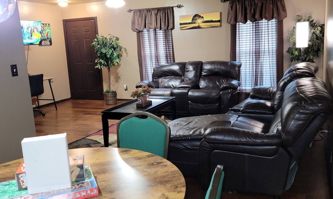 Shreveport House | Charming 2BR Townhome, Renovated, Near Shopping, Dining & Casinos!