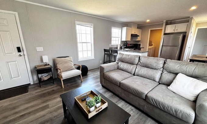 Warren House | Charming 2BR Warren House