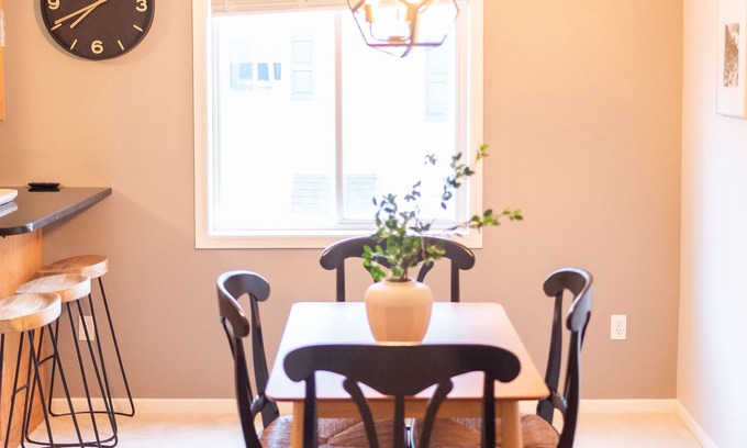 Eden Prairie House | Charming 3 Bed 2.5 bath Townhome near Bryant Lake