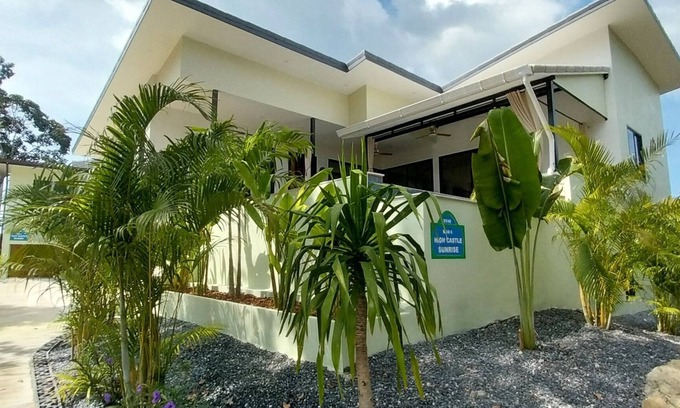 Ko Pha-ngan Villa | Charming 3-bed/2-bath pool water view villa; WiFi, AC in Hin Kong; Discount!