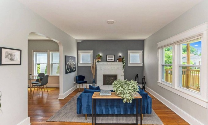 Cheverly House | Charming 3-bedroom house walk to metro station