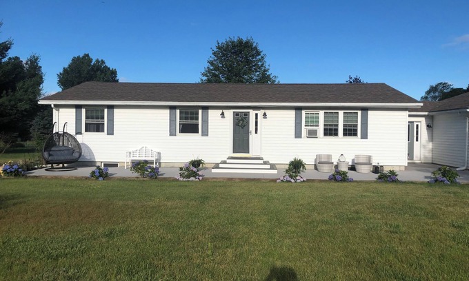Sackets Harbor House | Charming 3-bedroom house in wonderful Sackets Harbor with WiFi, AC