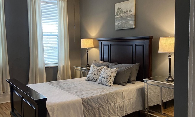 Shaw Apartment | Charming 3 Bedroom /1.5 Bath in Shaw Neighborhood