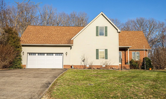 Cadiz House | Charming 3-bedroom 2.5 Bath Home in Cadiz and Land Between The Lakes