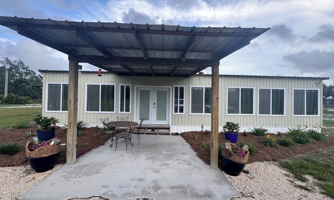 Perry House | Charming 3-bedroom 2 bath home with WiFi, games,& full gym. 1.5 miles from ramp.