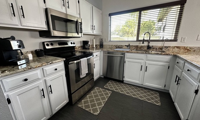 Kyrene-Superstition House | Charming 3-bedroom, 2-bath retreat in Tempe