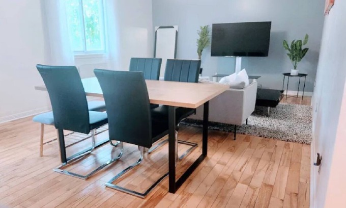 Montreal Apartment | Charming 3-bedroom apartment near the airport
