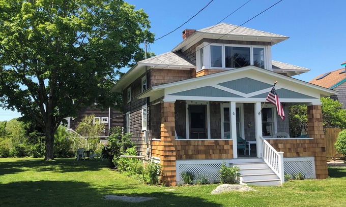 Groton Long Point Cottage | Charming 3-bedroom beach cottage on Groton Long Point with water views