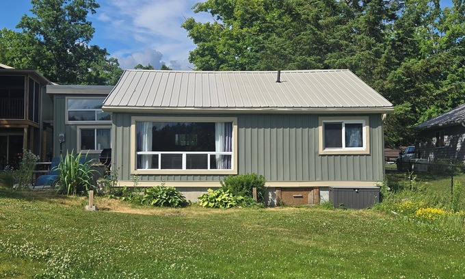 Trent Hills Cottage | Charming 3-bedroom cottage in serene Trent Hills with WiFi