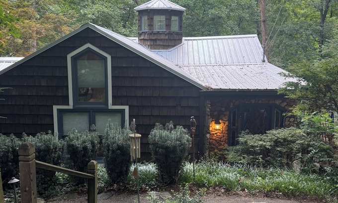 Mountain Park Cabin | Charming 3-bedroom cabin nestled in the forrest of City of Mt. Park.