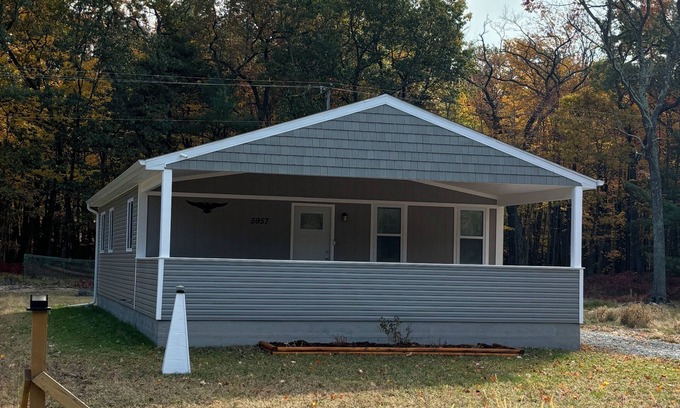 Caseville Cottage | Charming 3-bedroom cottage with WiFi, AC in Caseville across from beach